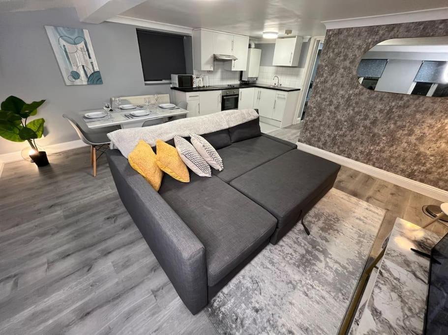 Modern With Stylish Terrace - Your London Oasis! Eksteriør bilde