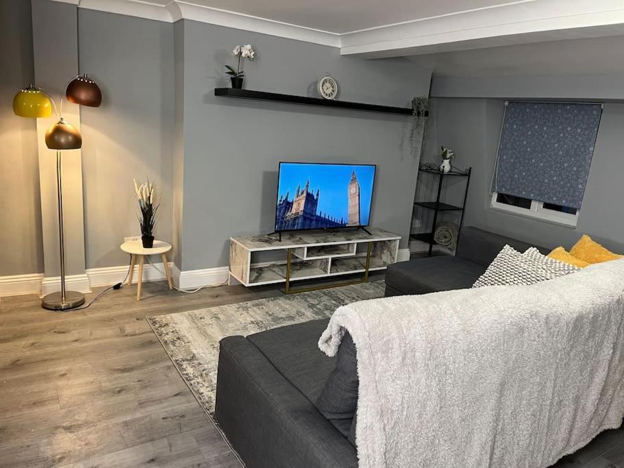 Modern With Stylish Terrace - Your London Oasis! Eksteriør bilde