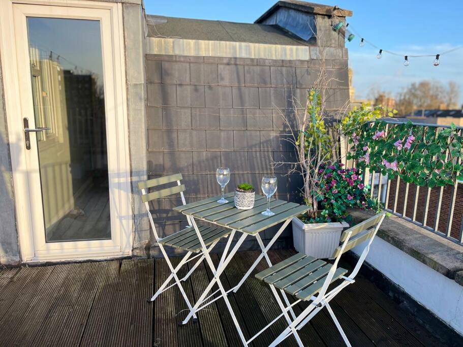 Modern With Stylish Terrace - Your London Oasis! Eksteriør bilde